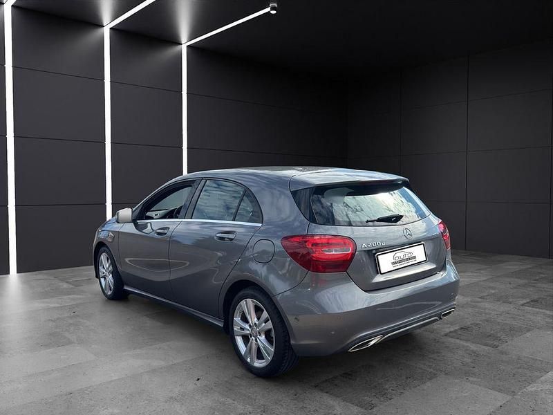 Gebraucht Mercedes A200 136 PS (100 kW) 2016 Grau Limousine