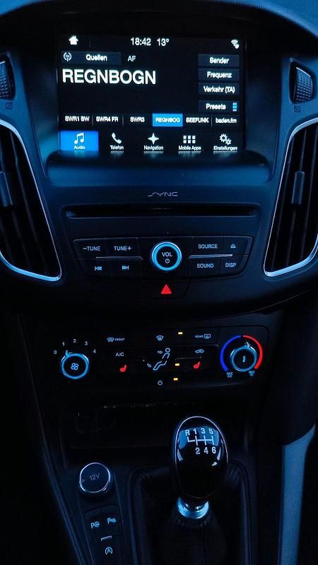 Gebraucht Ford Focus 125 PS (91 kW) 2016 Blau Kombi