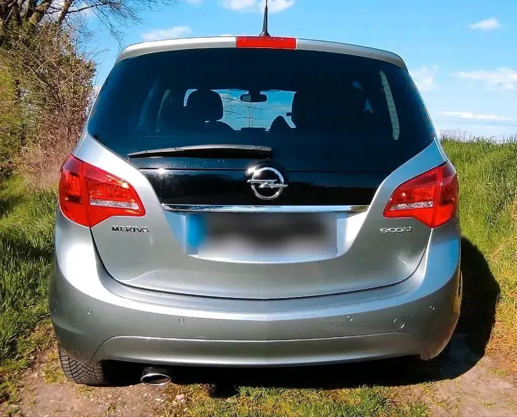 Gebraucht Opel Meriva Edition 140 PS (102 kW) 2012 Silber Van / Kleinbus