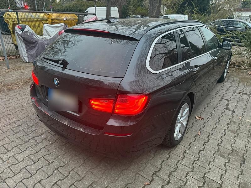 Gebraucht BMW 523 204 PS (150 kW) 2011 Braun Kombi