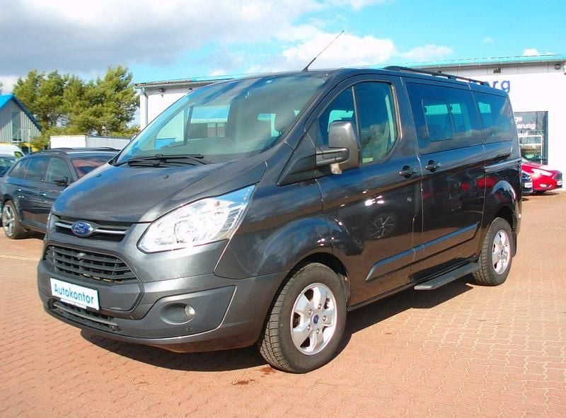 Gebraucht Ford Tourneo Titanium 131 PS (96 kW) 2016 Grau Van / Kleinbus