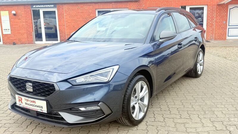 Grau Gebraucht 2021 Seat Leon FR Limousine | 23.900 € (Fairer Preis) - Bild 1/4