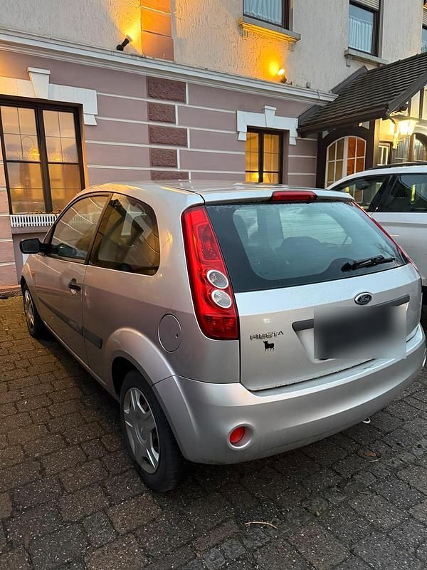 Gebraucht Ford Fiesta 60 PS (44 kW) 2007 Grau Kleinwagen