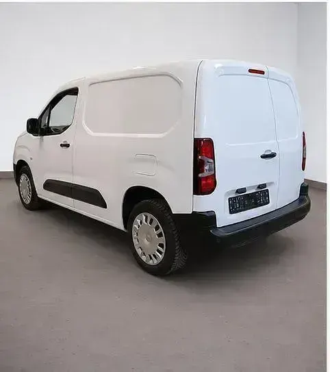 Gebraucht Opel Combo 131 PS (96 kW) 2022 Weiß Van / Kleinbus