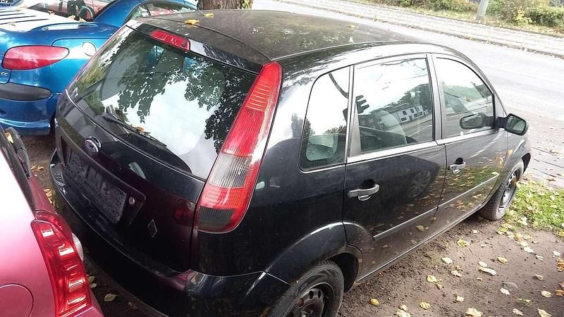 Gebraucht Ford Fiesta 69 PS (50 kW) 2003 Schwarz Kleinwagen