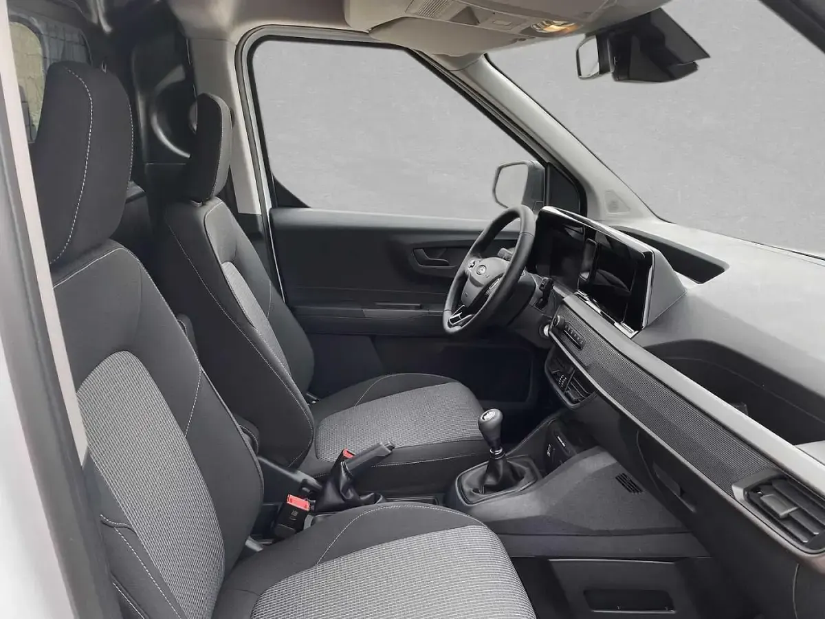 Ny Ford Transit Trend 101 HK (74 kW) 2026 Vit Sedan