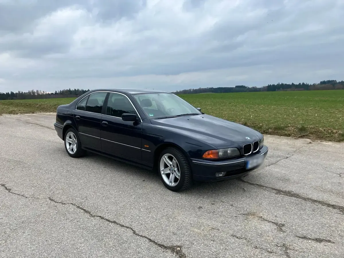 Używany BMW 520 150 KM (110 kW) 2000 Niebieski Sedan/Limuzyna