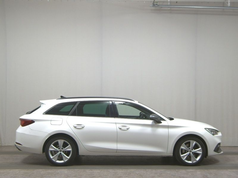 Weiss Gebraucht 2021 Seat Leon ST FR-Line Kombi | 13.880 € (Superpreis) - Bild 1/2