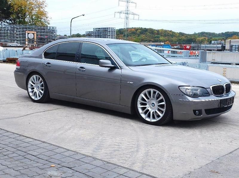 Grau Gebraucht 2005 BMW 745 Performance Limousine | 6.800 € - Bild 1/4