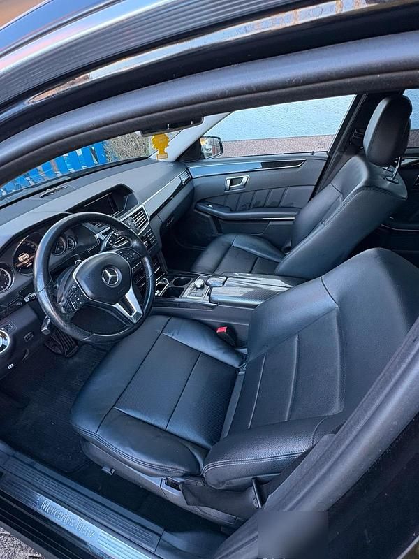 Gebraucht Mercedes E300 231 PS (169 kW) 2013 Schwarz Limousine