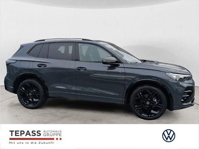 Neu VW Tiguan R-line 150 PS (110 kW) 2025 Grau SUV