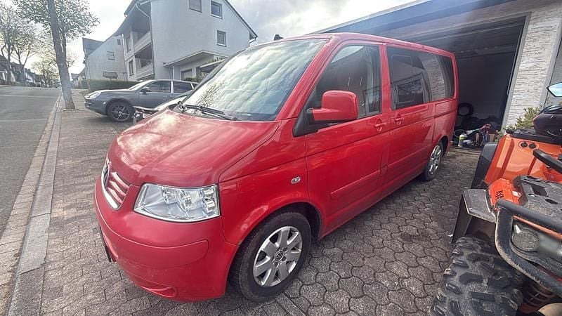 Gebraucht VW Multivan 174 PS (127 kW) 2004 Rot Van / Kleinbus