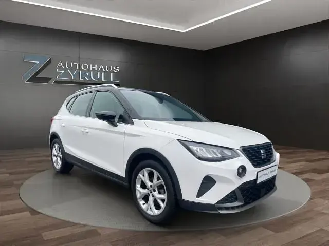 Gebraucht Seat Arona FR 110 PS (80 kW) 2023 Weiß SUV