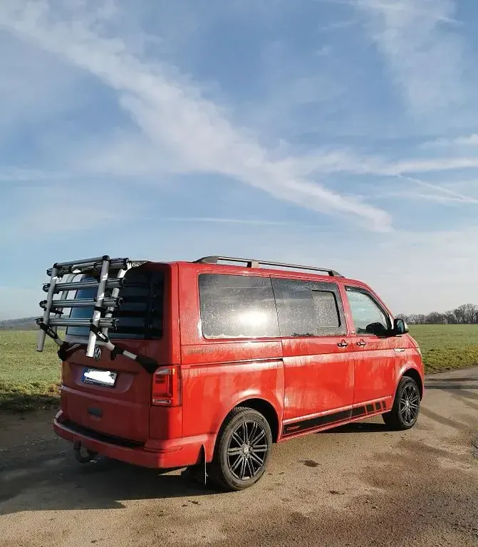 Gebraucht VW Multivan 102 PS (75 kW) 2016 Rot Van / Kleinbus