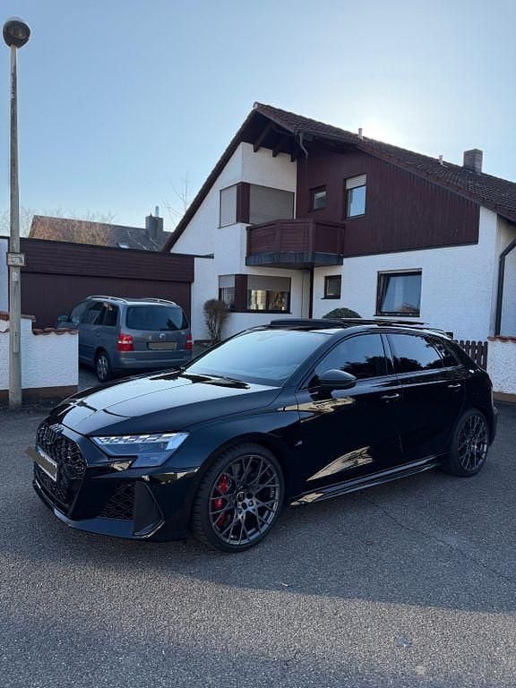 Gebraucht Audi RS3 Ambiente 400 PS (294 kW) 2025 Schwarz Limousine