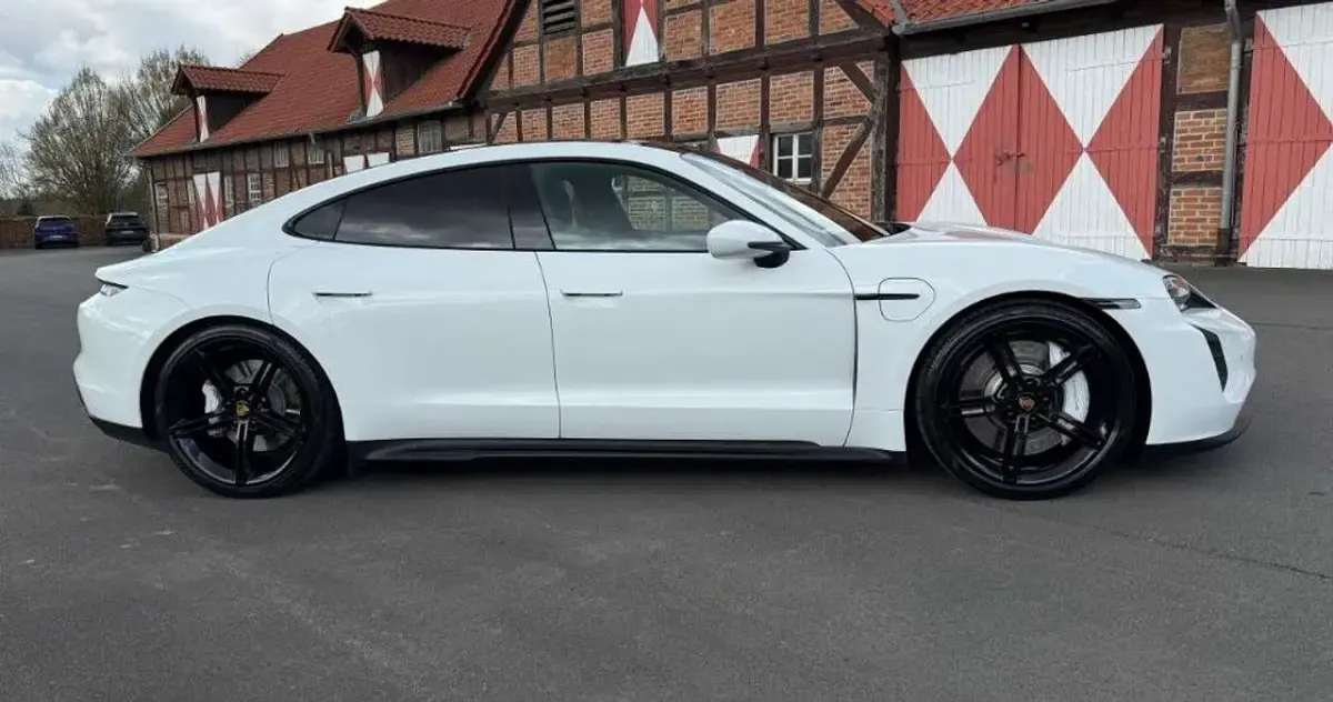 Gebraucht Porsche Taycan GTS Chrono 439 kW (598 PS) 2023 Weiß Limousine