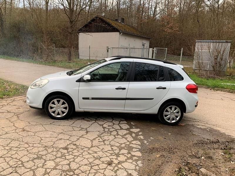 Gebraucht Renault Clio IV 75 PS (55 kW) 2012 Weiß Limousine