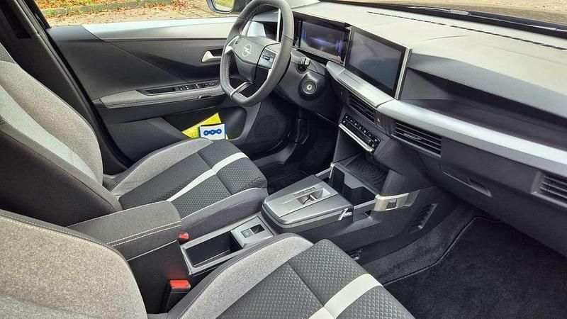 Neu Opel Frontera 136 PS (100 kW) 2025 Schwarz SUV