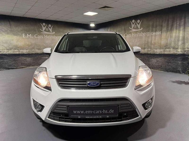 Gebraucht Ford Kuga Trend 140 PS (102 kW) 2010 Frostweiß SUV