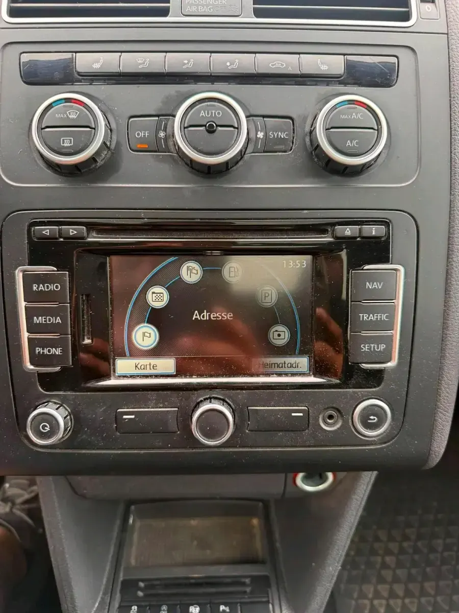 Gebraucht VW Touran 140 PS (102 kW) 2013 Schwarz Van / Kleinbus