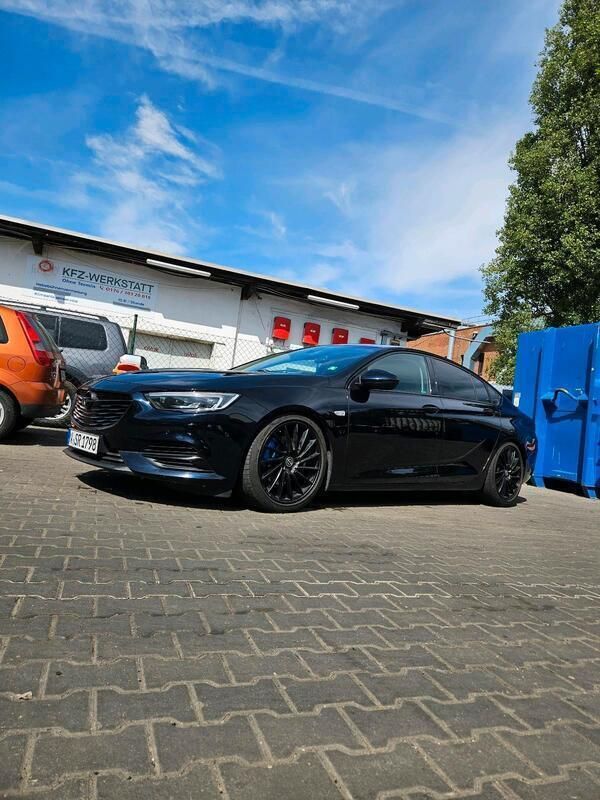Blau Gebraucht 2017 Opel Insignia Business Limousine | 10.000 € (Etwas zu teuer) - Bild 1/4