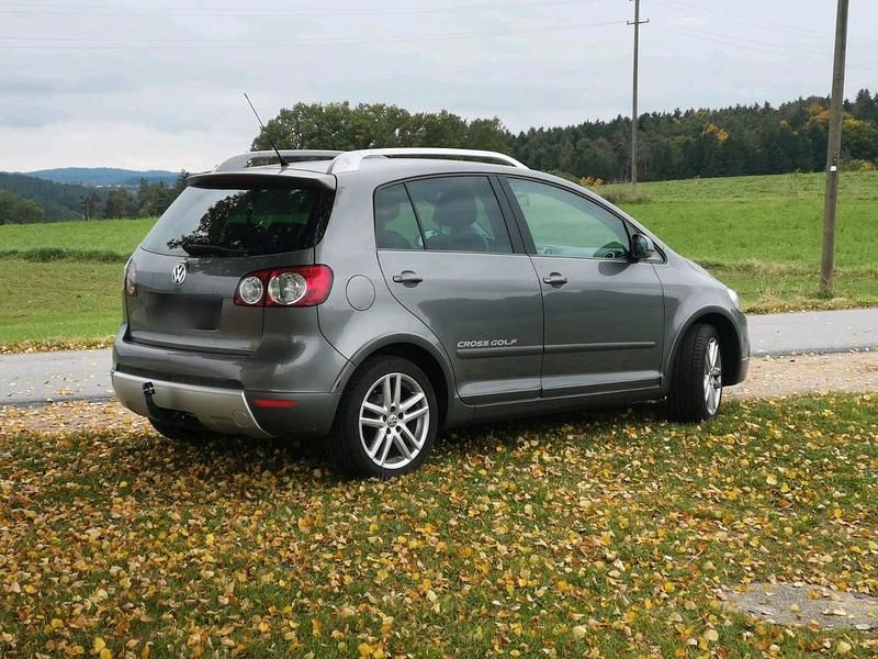 Second-hand VW Golf VI 105 CP (77 kW) 2008 Argintiu Hatchback