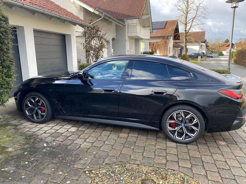 Schwarz Gebraucht 2023 BMW i4 Sport Line Limousine | 48.000 € (Fairer Preis) - Bild 1/2