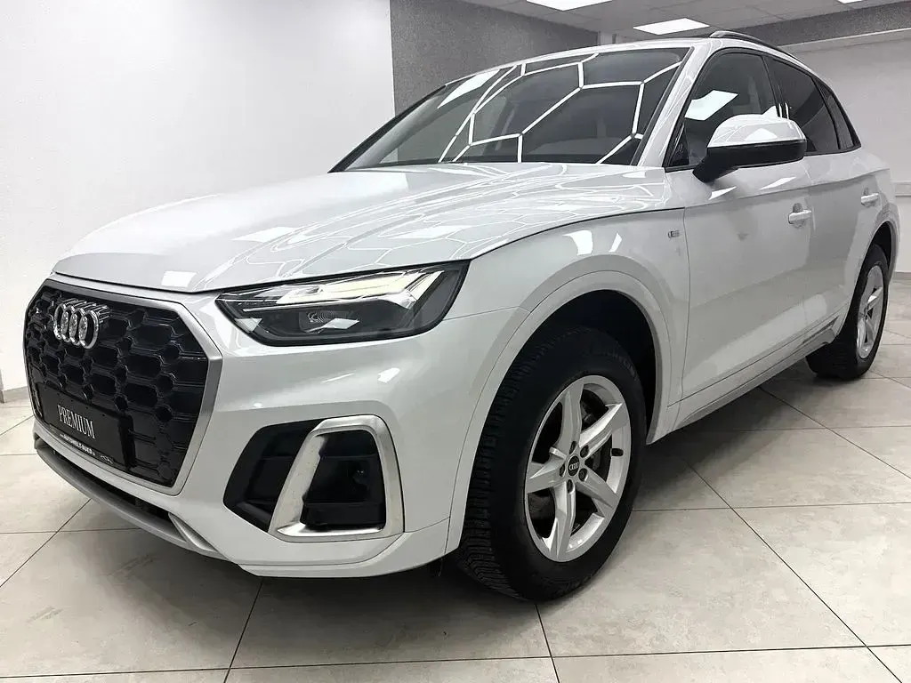 Gebraucht Audi Q5 S-Line 204 PS (150 kW) 2023 Gletscherweiß (metallic) SUV