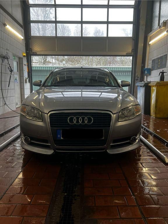 Grau Gebraucht 2005 Audi A4 Sport Limousine | 4.250 € (Teuer) - Bild 1/4