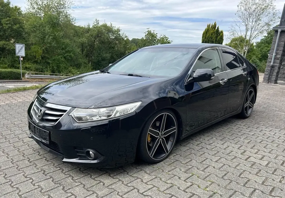 Gebraucht Honda Accord Elegance 156 PS (114 kW) 2011 Schwarz Limousine