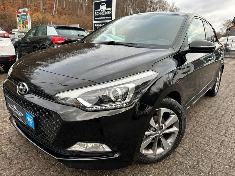 Gebraucht Hyundai i20 YES! 84 PS (61 kW) 2018 Phantom black Limousine