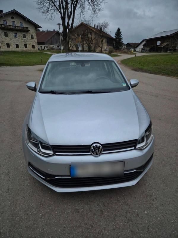 Gebraucht VW Polo 90 PS (66 kW) 2014 Silber Limousine