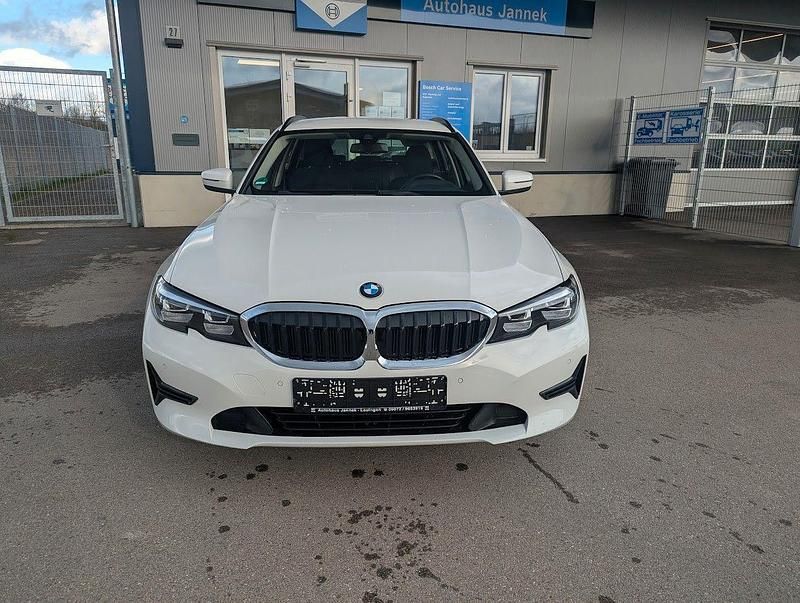 Gebraucht BMW 320 Advantage 190 PS (139 kW) 2021 Weiß Kombi