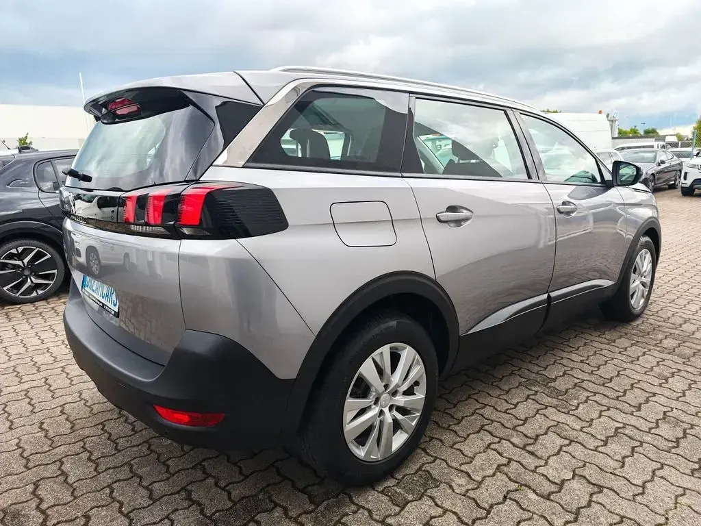 Gebraucht Peugeot 5008 Active 131 PS (96 kW) 2018 Grau SUV