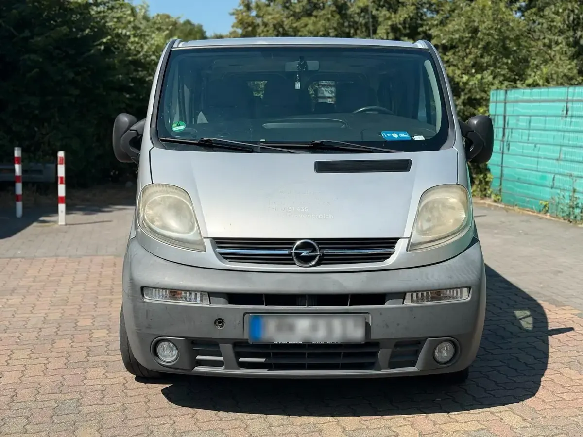 Gebraucht Opel Vivaro 101 PS (74 kW) 2006 Silber Van / Kleinbus