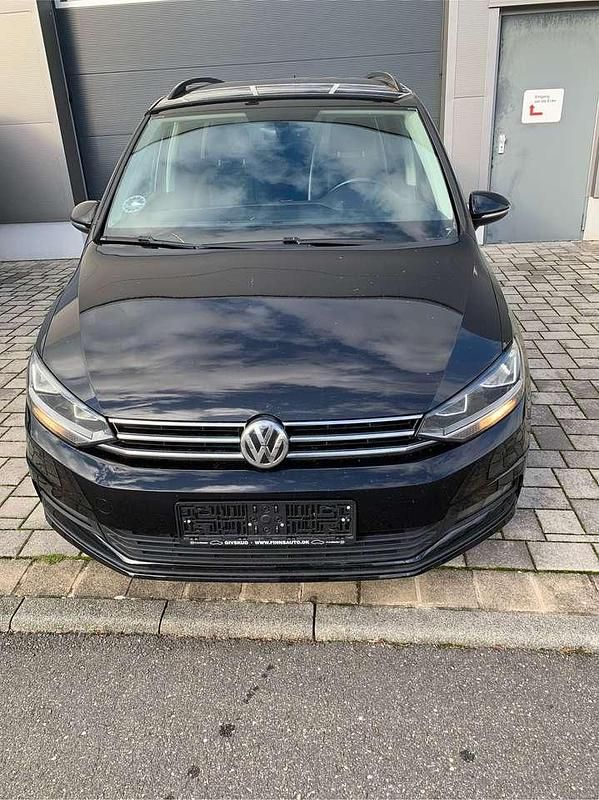 Deepbleck perleffekt Gebraucht 2020 VW Touran Comfortline Van / Kleinbus | 15.299 € (Superpreis) - Bild 1/4