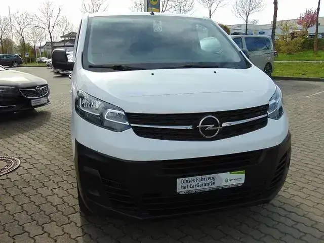 Gebraucht Opel Vivaro-e Combi 102 PS (75 kW) 2022 Weiss Van / Kleinbus