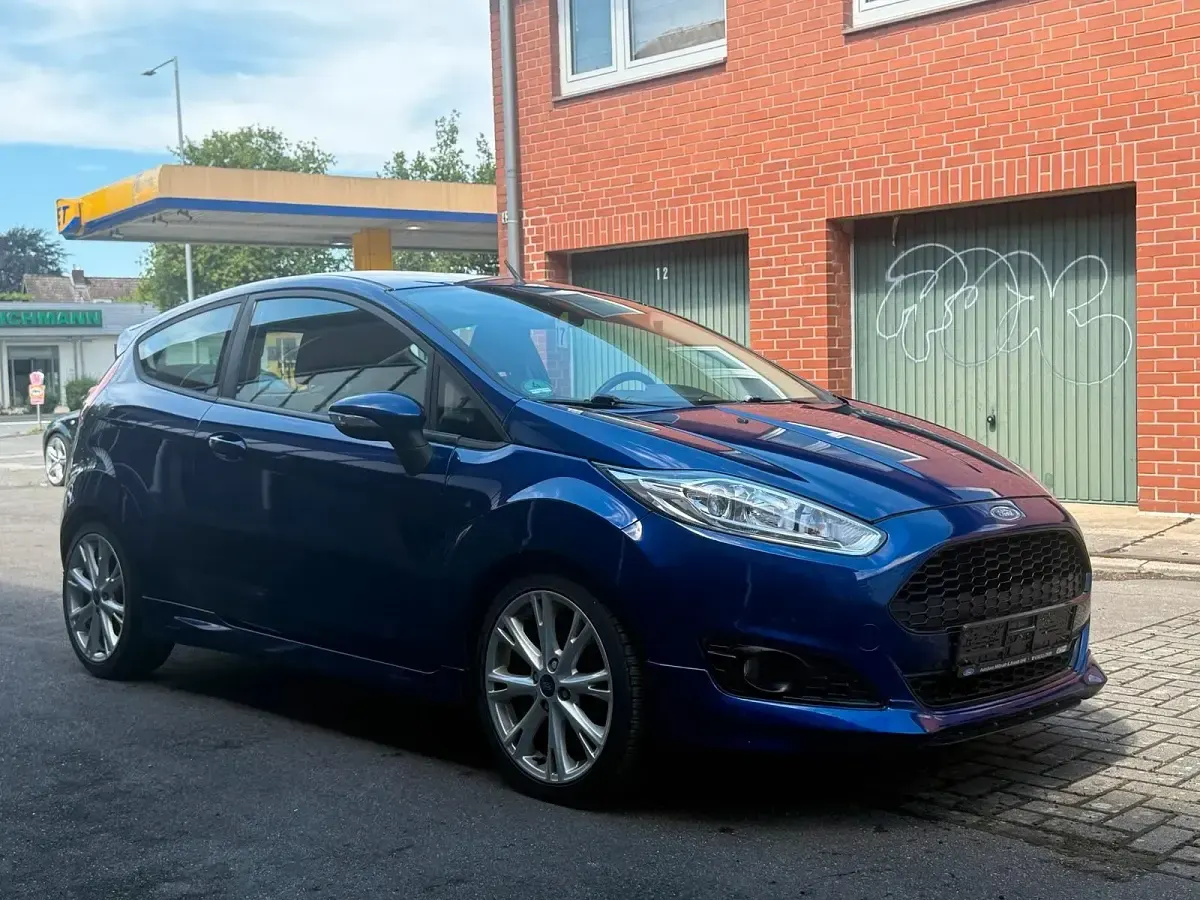 Gebraucht Ford Fiesta Sport 125 PS (91 kW) 2014 Blau Kleinwagen