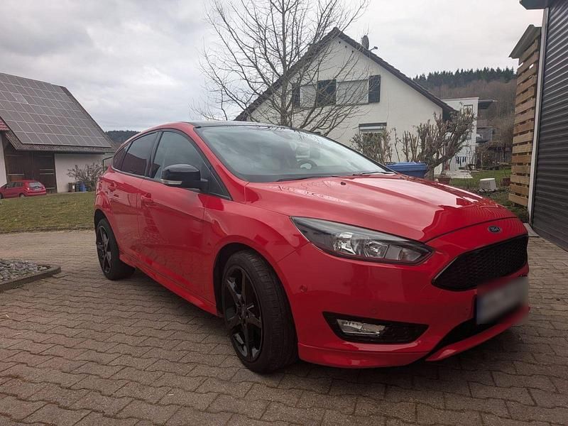 Usata Ford Focus ST-Line 150 CV (110 kW) 2016 Rosso Berlina