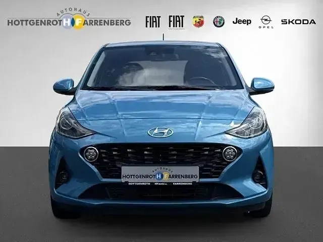 Gebraucht Hyundai i10 Trend 67 PS (49 kW) 2023 Blau Kleinwagen
