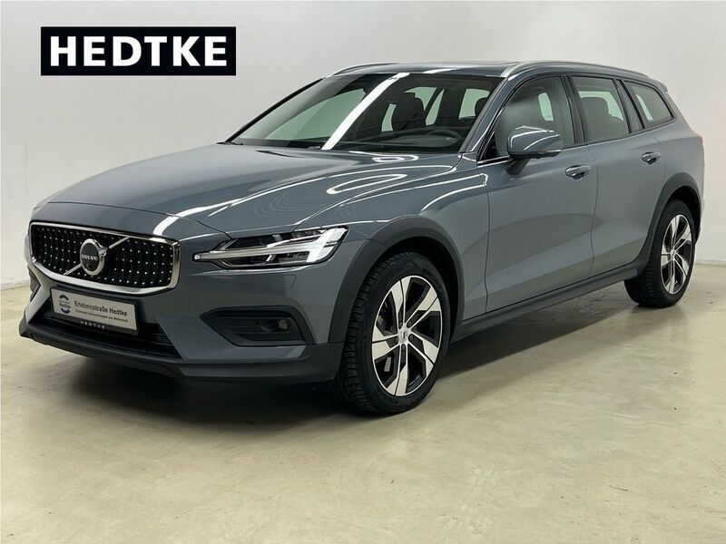 Gebraucht Volvo V60 CC Ultimate 197 PS (144 kW) 2023 Thunder grey Kombi