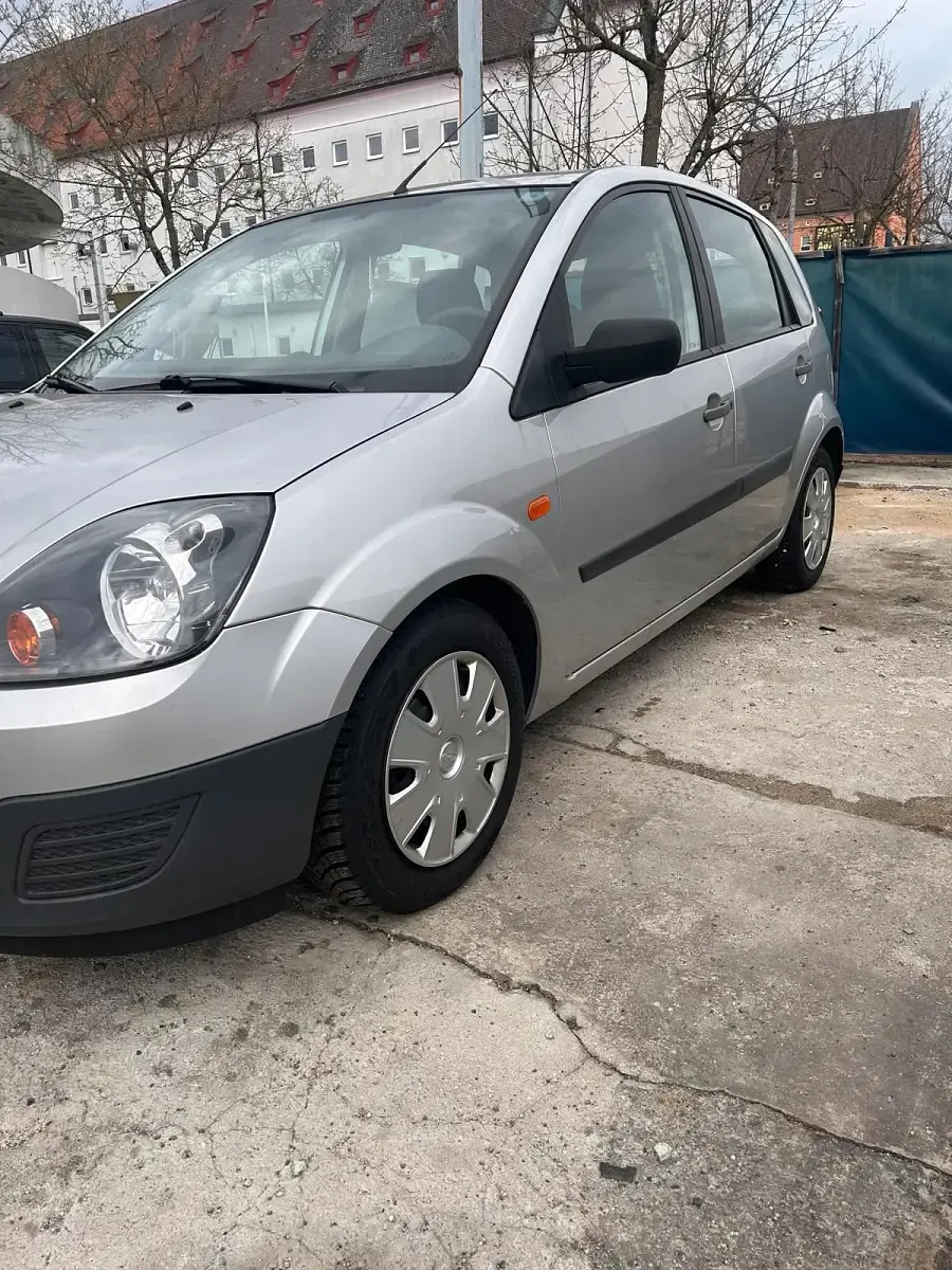 Gebraucht Ford Fiesta 65 PS (47 kW) 2007 Gold Kleinwagen
