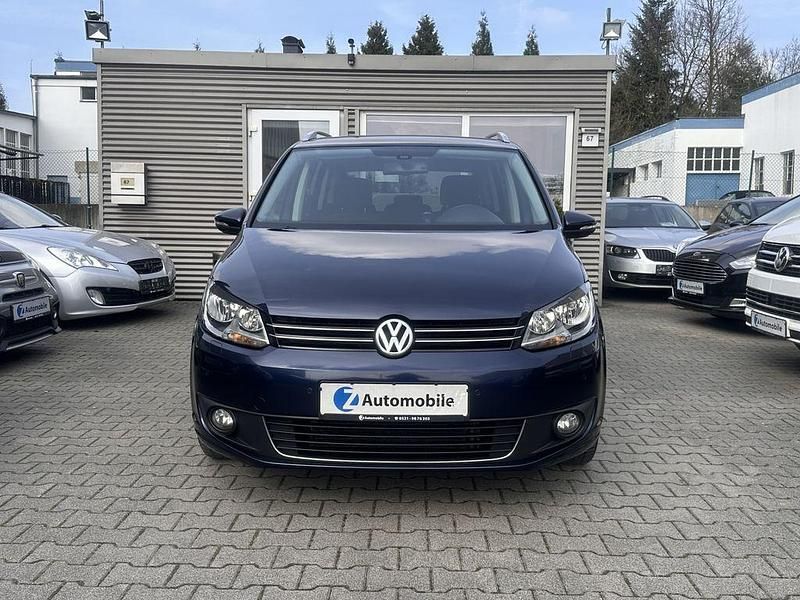 Gebraucht VW Touran Cup 140 PS (102 kW) 2015 Night blue metallic Van / Kleinbus