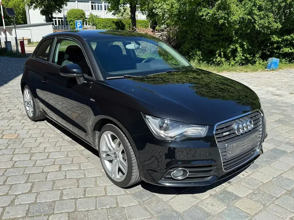 Second-hand Audi A1 S-Line 122 CP (89 kW) 2013 Negru Hatchback