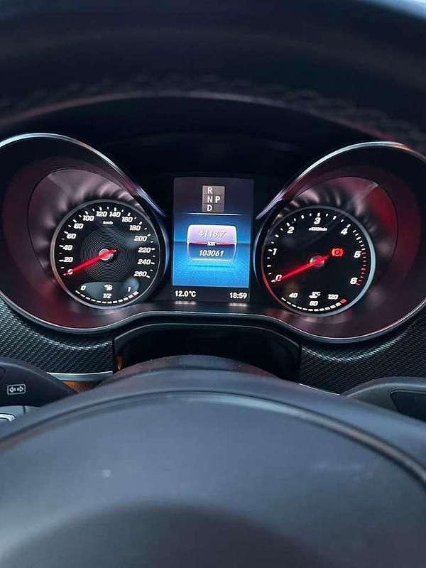 Gebraucht Mercedes V220 Avantgarde 163 PS (119 kW) 2021 Schwarz Van / Kleinbus