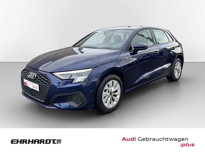 Gebraucht Audi A3 Sportback e-tron Basis 204 PS (150 kW) 2024 Navarrablau metallic Kleinwagen