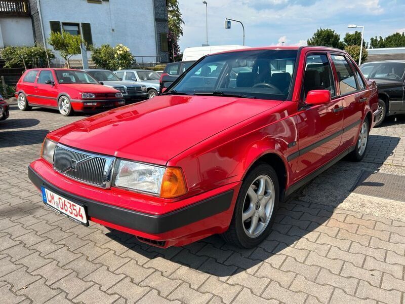 Rot Gebraucht 1993 Volvo 460 Limousine | 5.999 € - Bild 1/4