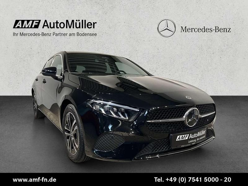 Lack kosmosschwarz Gebraucht 2024 Mercedes A180 Progressive Limousine | 28.780 € (Fairer Preis) - Bild 1/4