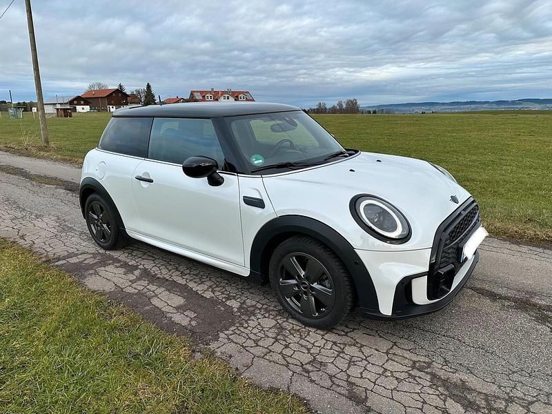 Gebraucht Mini Cooper 136 PS (100 kW) 2023 Weiß Kleinwagen