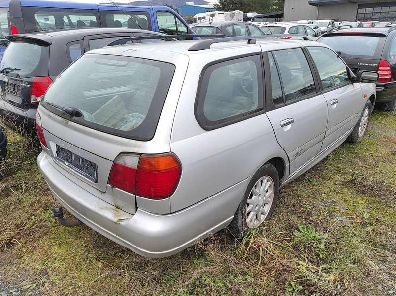 Gebraucht Nissan Primera Comfort 114 PS (83 kW) 2001 Silber Kombi